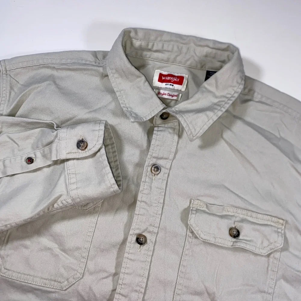 Wrangler Mens Flex for Comfort Long Sleeve Button Down Shirt Khaki Tan Large